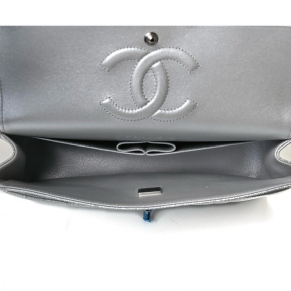 **SOLD** CHANEL Glittered Metallic Caviar Medium Double Flap LIMITED EDITION - Picture 10 of 12